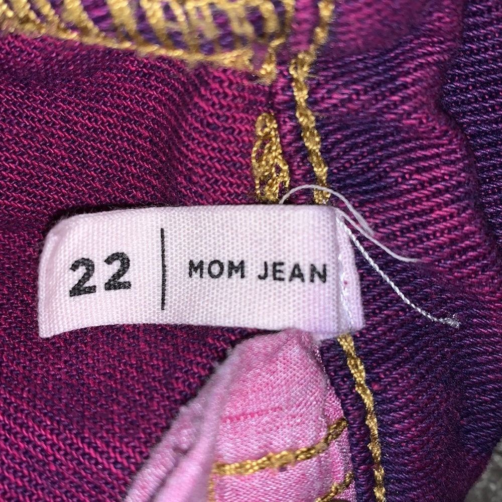 Women’s Magenta High-Rise Jeans - Picture 4 of 7